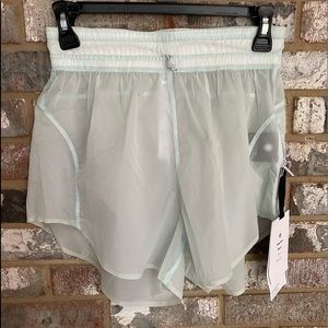 LuLulemon step out shorts!